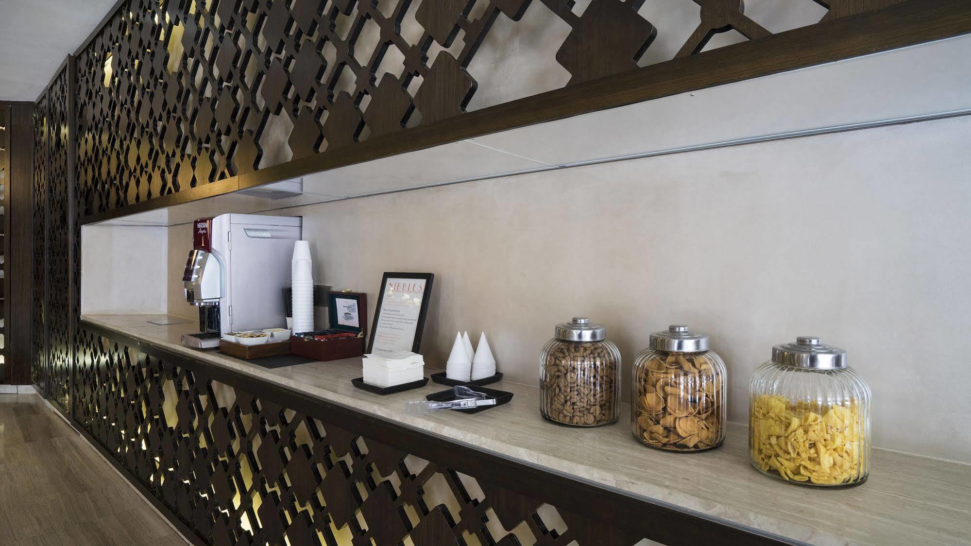 Zen Premium Outram Park Hotel Singapore Bagian luar foto