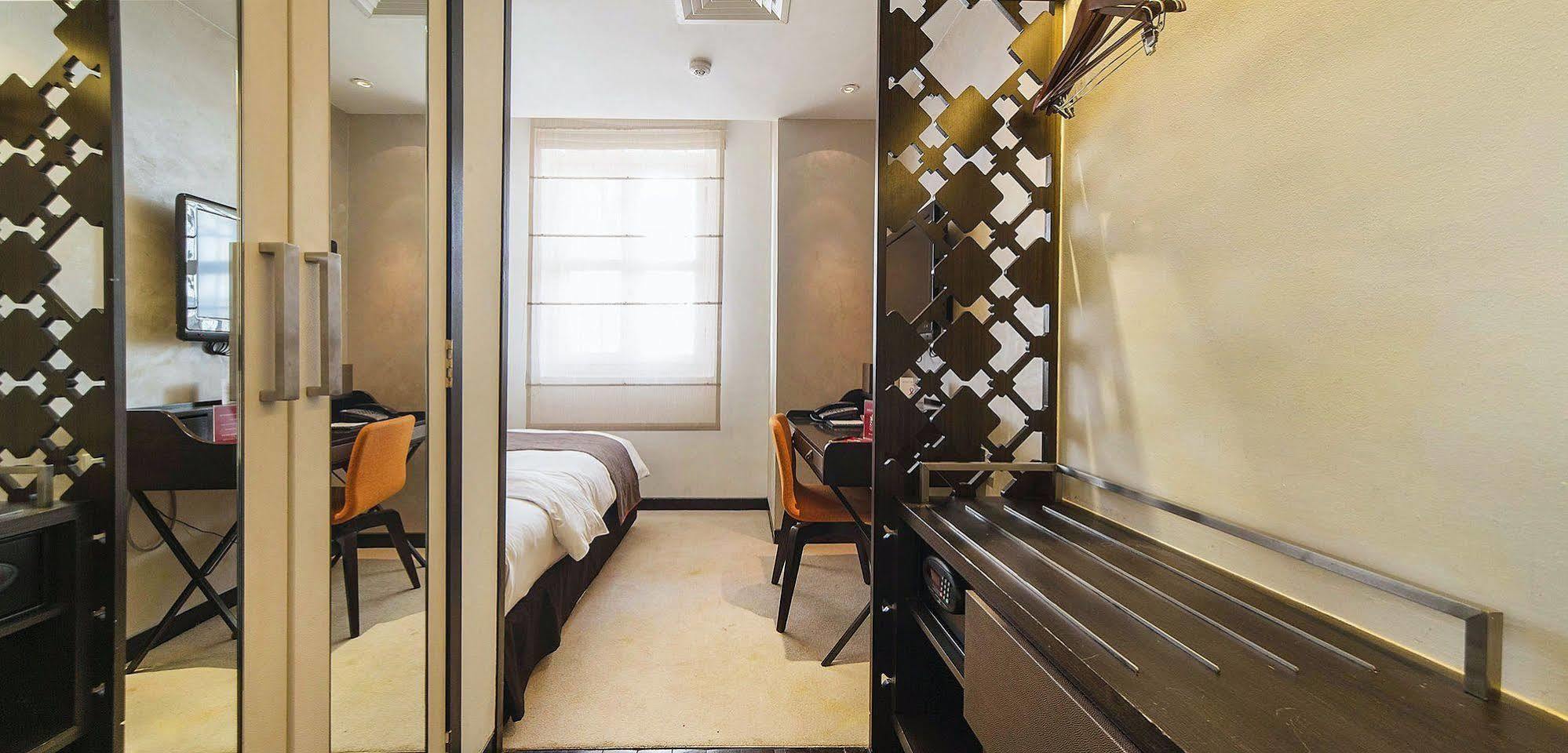 Zen Premium Outram Park Hotel Singapore Bagian luar foto